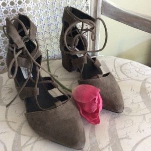 Steve Madden lace up shoes